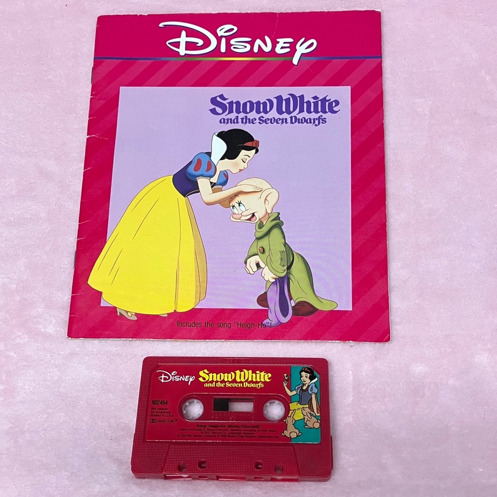 Vintage 1990 Snow White And The Seven Dwarfs Read Along Book With Tape